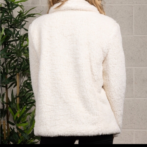 Faux fur ultra soft furry sherpa button Peacoat lined Fall coats - Picture 3 of 3